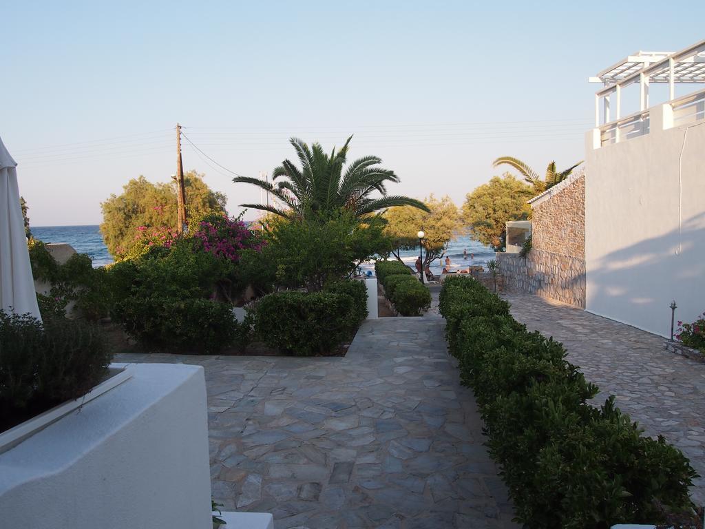 Villa Dolphin Azolimnos Syros Exterior photo