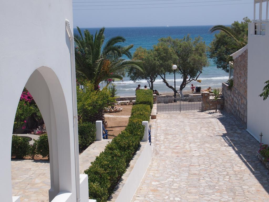 Villa Dolphin Azolimnos Syros Exterior photo